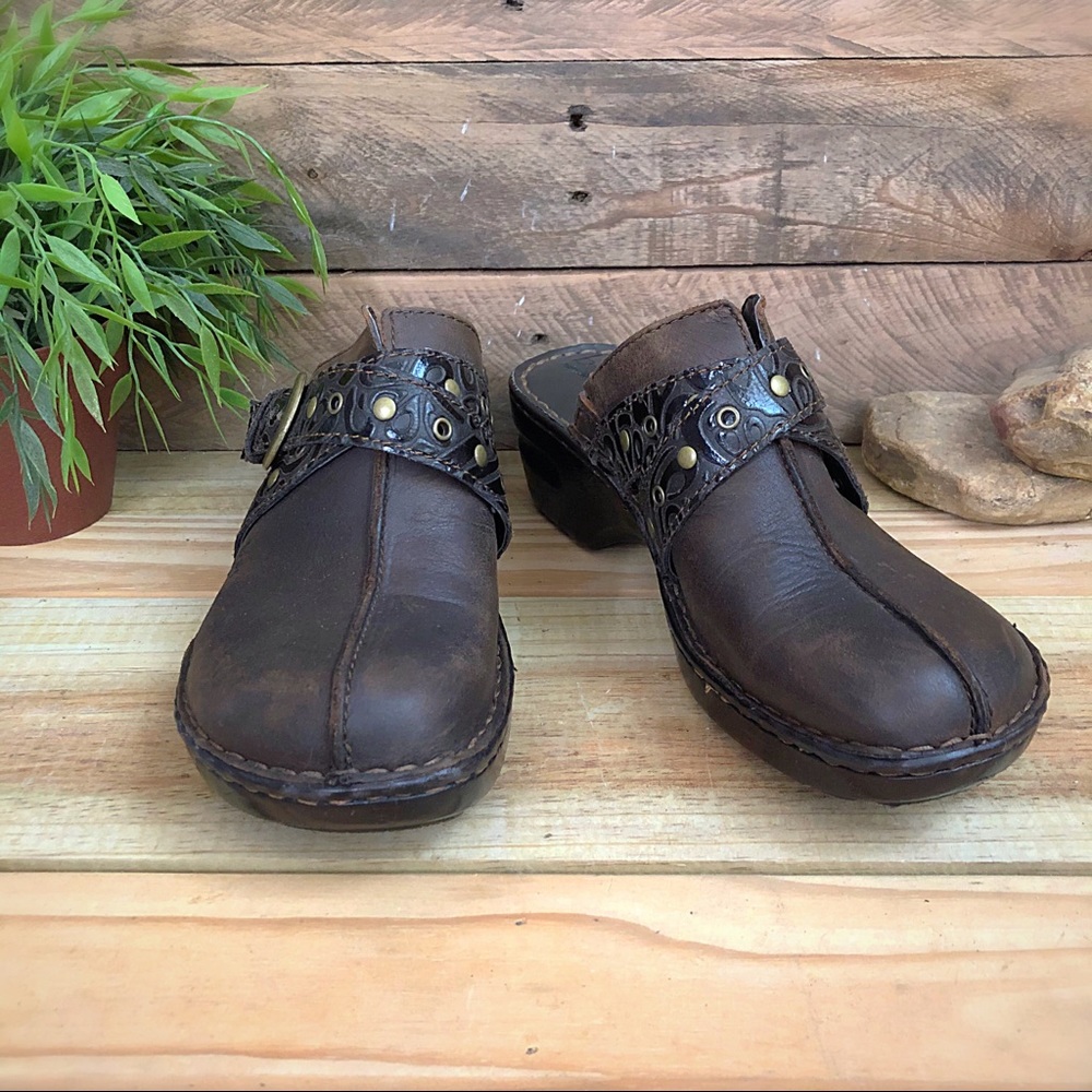 Born leather belt & buckle embellished heel mules